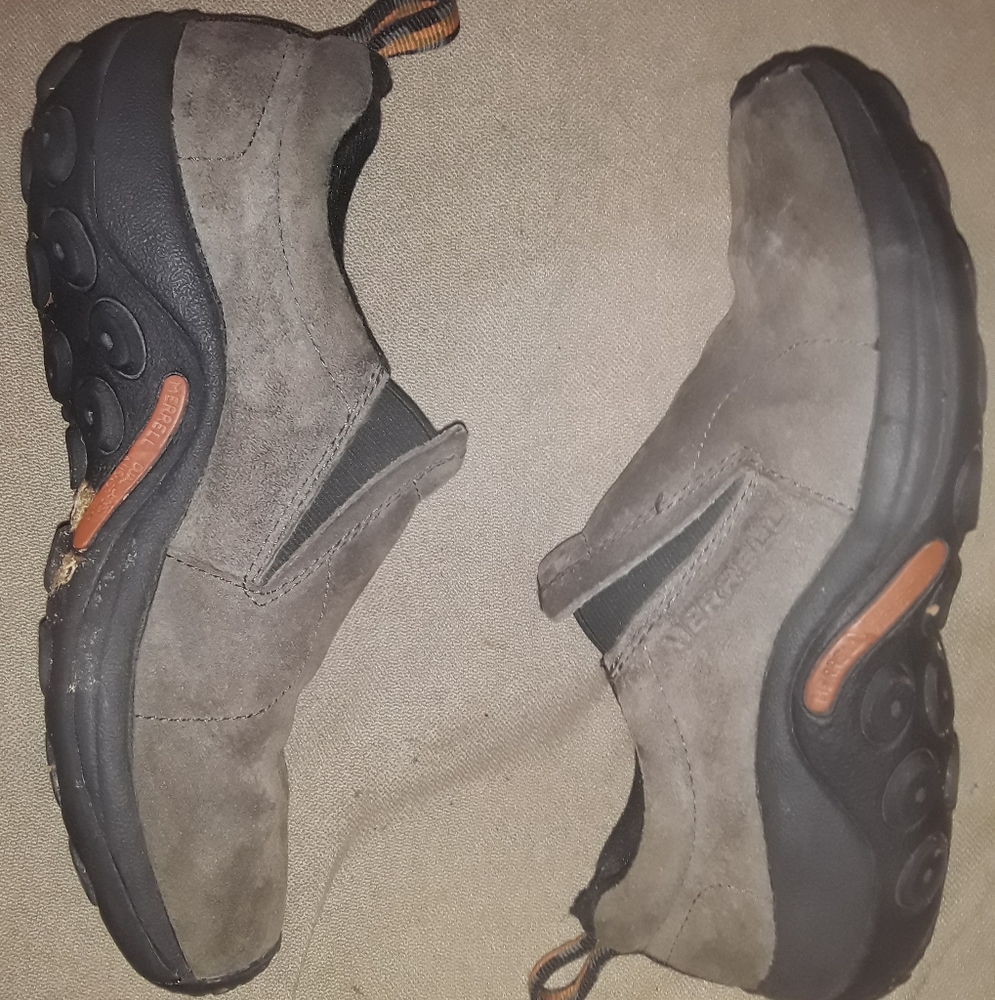 Brown Merrell brand womens clogs--size 8